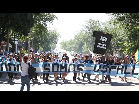 Video | People in Mendoza protest during debate on a bill that would allow mining | AFP