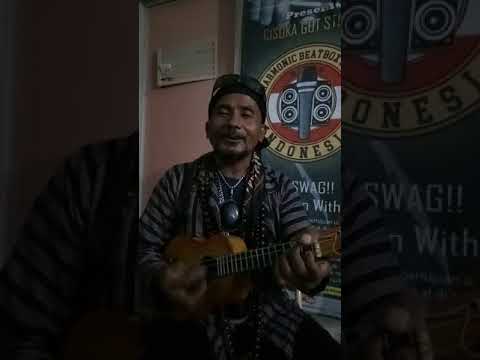 download lagu mp3 mp4 Chord Ukulele Didi Kempot Stasiun Balapan, download lagu Chord Ukulele Didi Kempot Stasiun Balapan gratis, unduh video klip Chord Ukulele Didi Kempot Stasiun Balapan