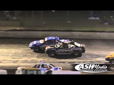 Modified Sedans: Kerry Lack and Wade Cunningham Crash - Toowoomba Speedbowl