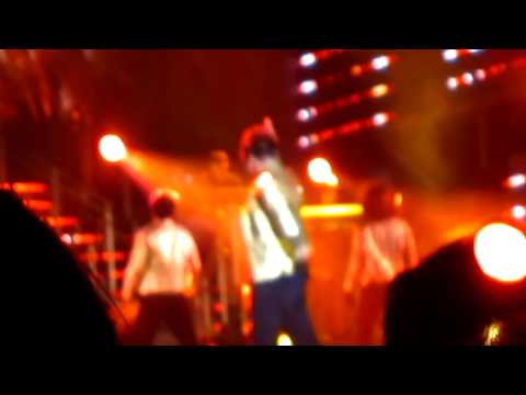 1011009 RAIN bi the last of the best concert_躲避太陽