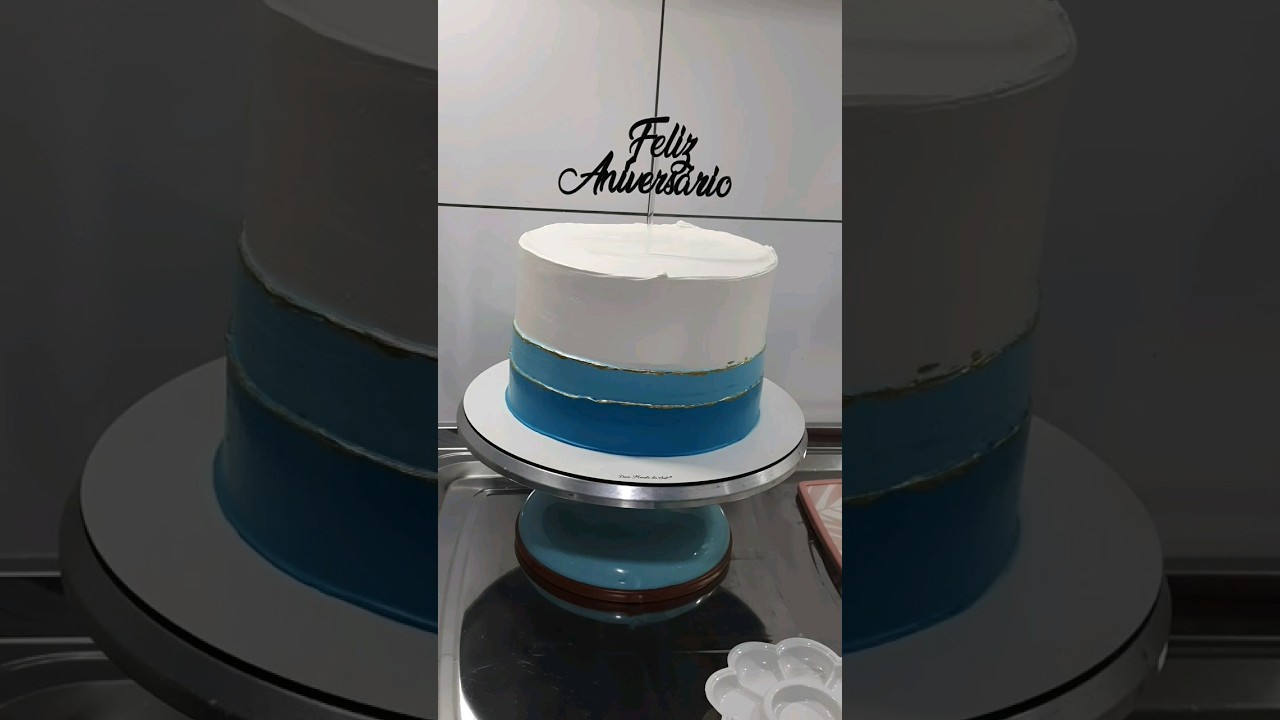 Bolo chantilly masculino com cachepot azul escuro e azul claro. #shortvideo #short #bolo #chantilly