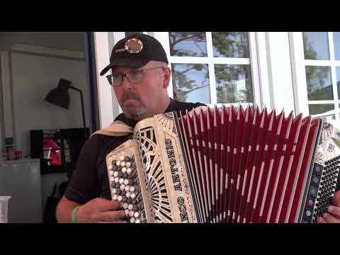 Baste Antun og Arve Bjørn Røneid  - Galopp etter Lars Hollo