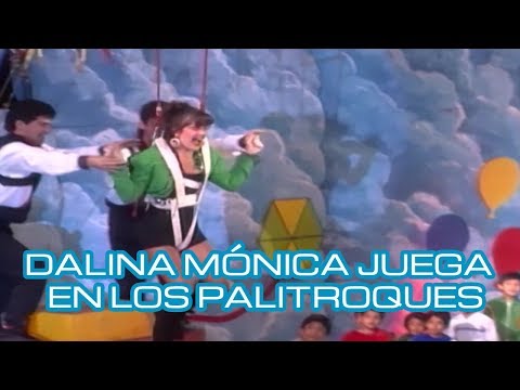 Dalina Mónica juega juega en los palitroques gigantes - Nubeluz
