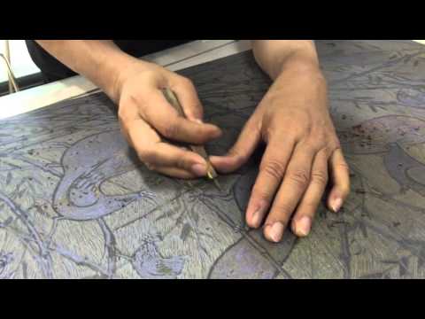 อ.ศรีใจ กันทะวัง อธิบายวิธีทำภาพพิมพ์