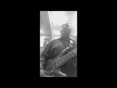 2Fingerz practicing chords