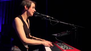 Ángela Tröndle - RED BALLOONS live