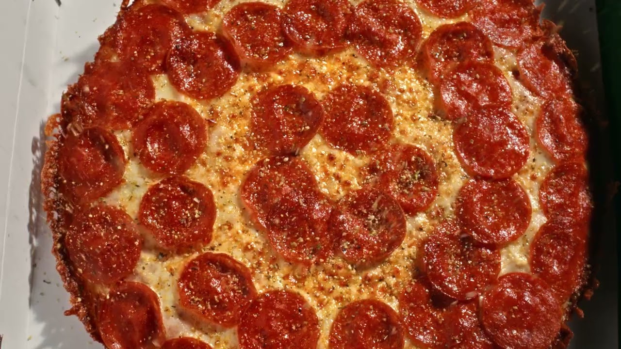 The New Papa Johns Pan Pizza Is Here :15