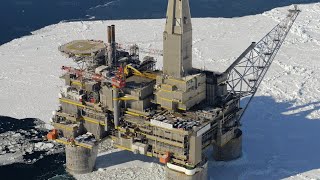 Download lagu Russian Engineering Genius Builds Largest Offshore Rig in Frozen Sea mp3