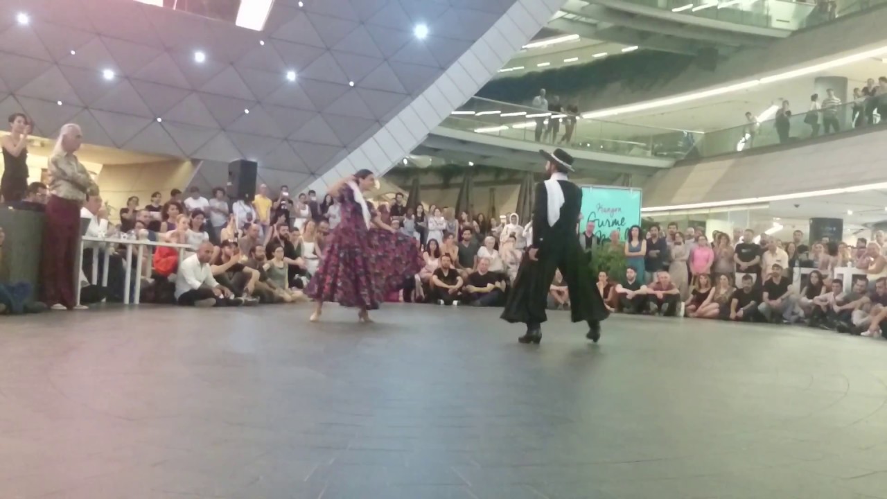 Victoria Matta & Mario Martinez. Mirando Lejos / Duo Coplanacu. ( Chacarera ) Kanyon Milongası.