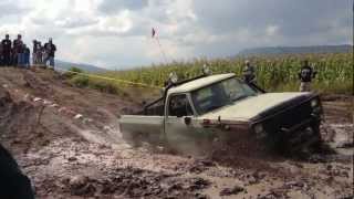 preview picture of video 'Atascones 4x4 Acambay 2012 (Stuck in mud of Mexico)'