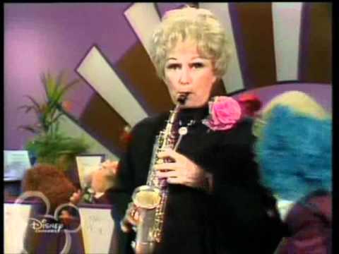 Muppets - Phyllis Diller - The Entertainer