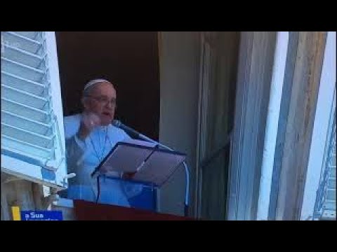 Il Papa saluta la banda S. Giorgio di Castel Condino, presente in piazza S. Pietro. Dom 12.06.2022