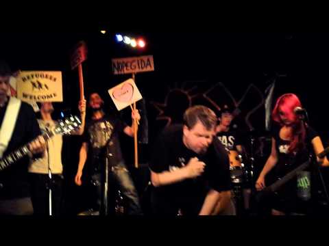 EnteX - Meine Freundin ist ein Nazischwein live 22.5.2015 im Café Lietze