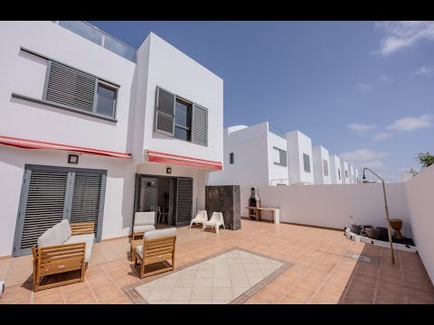 Fantastic family home with roof terrace and panoramic views in Costa Teguise