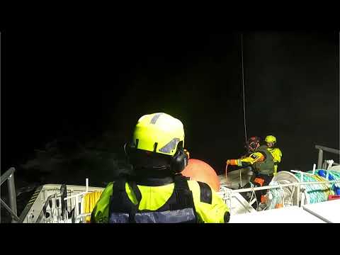 Solgunn øver med SAR Queen 330 Florø