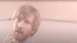 Lawrence Arabia - Apple Pie Bed (Music Video)