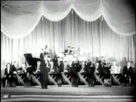 Juan Llossas et son Orchestre sur scène à Berlin en 1940