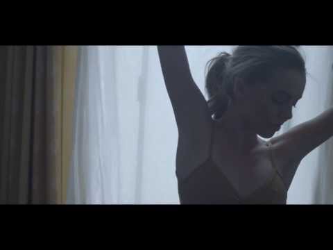 Donnie Trumpet - Dont Leave ft. Vic Mensa