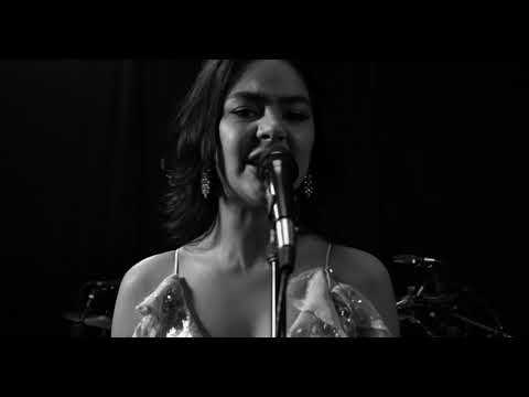 Camilla Faustino feat. Trio Guará - Canto de Ossanha/ Berimbau