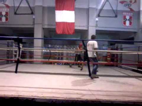Reno Reyes Ramirez (AZUL) vs Chico de oro(ROJO)