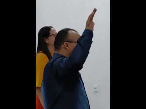 Pr Alexssandro Fernandes pregando na IDB em Edéia-Go 