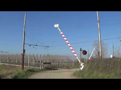 Passaggio a livello di Strada Stazione - Gamalero (AL) / Level Crossing / Bahnübergang