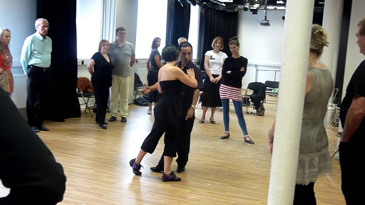 Pablo Nievas and Valeria Zunino teach giros at Ardingly. Improver level