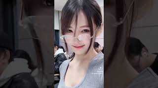 【Tik Tok】こんな露出多めの保健室の先生好きすぎる　巨乳