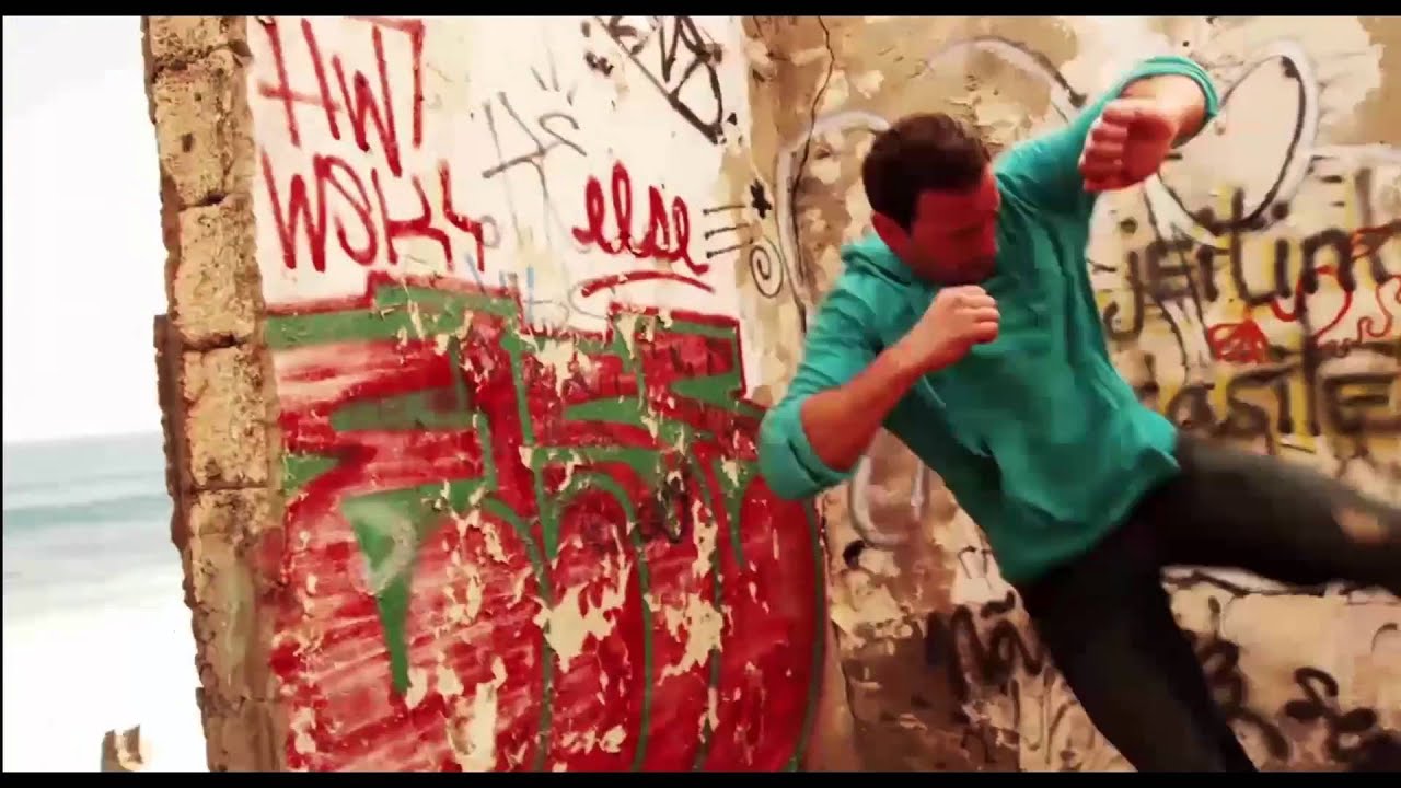 Miniature de la vidéo FALCON RISING Bande annonce VF du film Falcon Rising