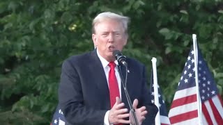 Trump implodes in sick speech in front of fake crowd, brain misfires