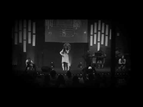 Isabelle Valdez - Por Ti Peleo Yo (En Vivo Abridores Del Camino Jesús)