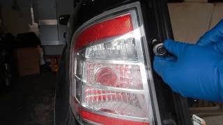 Changing rear turn signal bulbs in Ford Edge 2007-2010 and Lincoln MKX