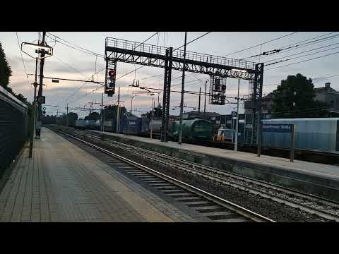 Transito serale treno merci