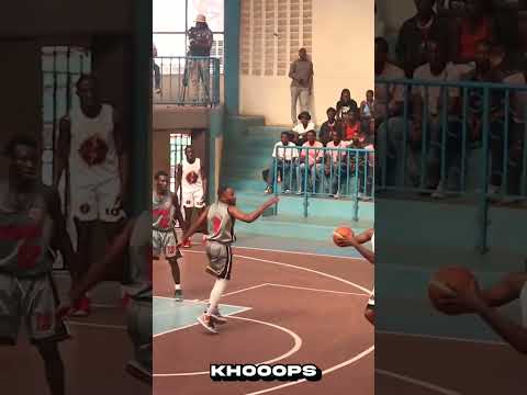 Aden with tge crossover against Umoja #kenyabasketball #kenya #basketball #crossover #khooops