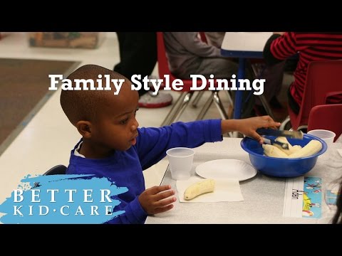 ファミリースタイルのダイニング (Family Style Dining)