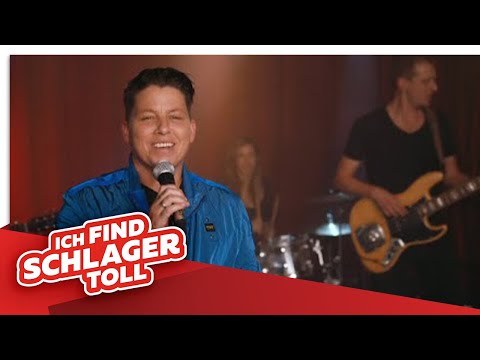 Kerstin Ott - Nachts sind alle Katzen grau (Offizielles Musikvideo)