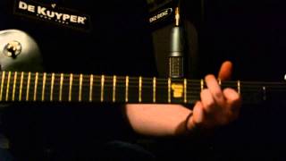 Video thumbnail for Gibson Les Paul Menace by Guitar Expert