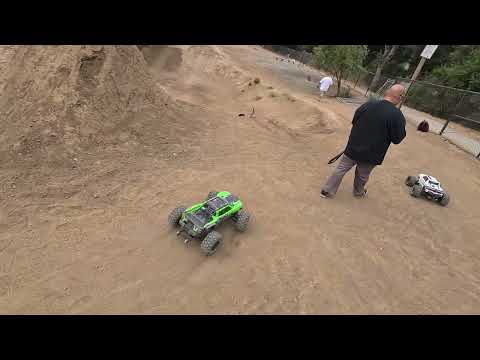 3 Traxxas X-Maxx's Bash Calabazas BMX Park (Max 6 + 1100kv)