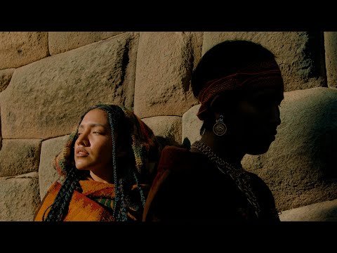 RENATA FLORES - Niña de la luna - Killapa llullu warmi (Video oficial)