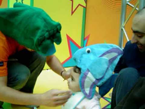 Sofia en el showroom de Discovery Kids