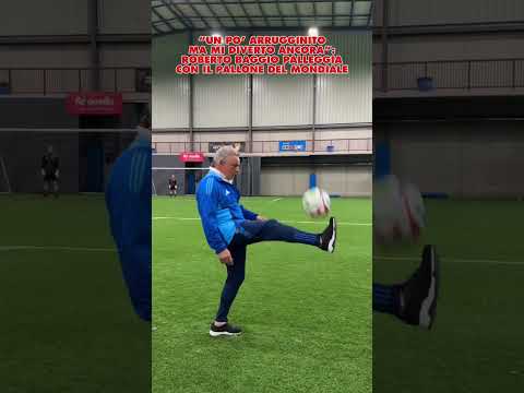 Roberto Baggio palleggia con il pallone del Mondiale: il video fa emozionare i tifosi