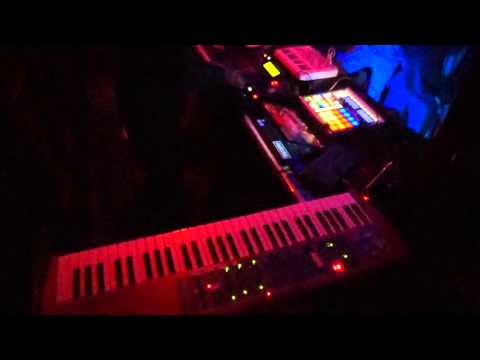 Tehu-Live looping Freestyle @Bleury (MTL) for Unlog Epic Waveforms