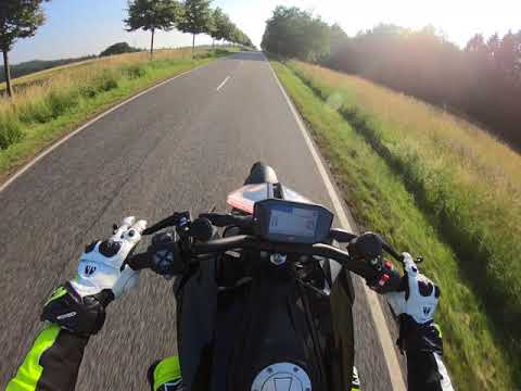 KTM superduke 1290r Wheelie from 30 to 194kph, 2nd to 5th Gear