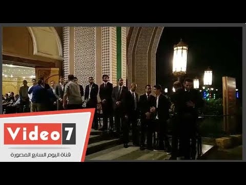حسام غالى يستقبل عزاء نجل فضل.. وأمير كرارة ونجوم الرياضة "أول الحاضرين"