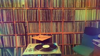 Trackdigger tracked 0173 A2 „The Movement“ from the Réunion Ep