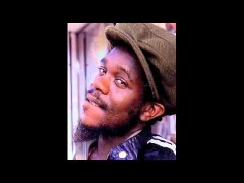 Dennis Brown   I'm In A Dancing Mood