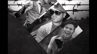 Wisin Ft. Axel y Pedro Capo - Prisionero