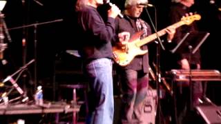 Robin McNamara - Lay A Little Lovin' On Me