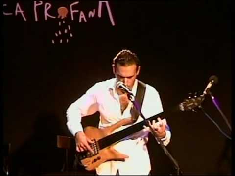 Paul Dourge. Fretless. Bach prelude in G.