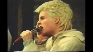 AVENGERS   THE AMERIKAN IN ME LIVE 1978